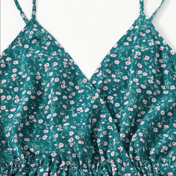 New floral cami Romper - Picture 2 of 5